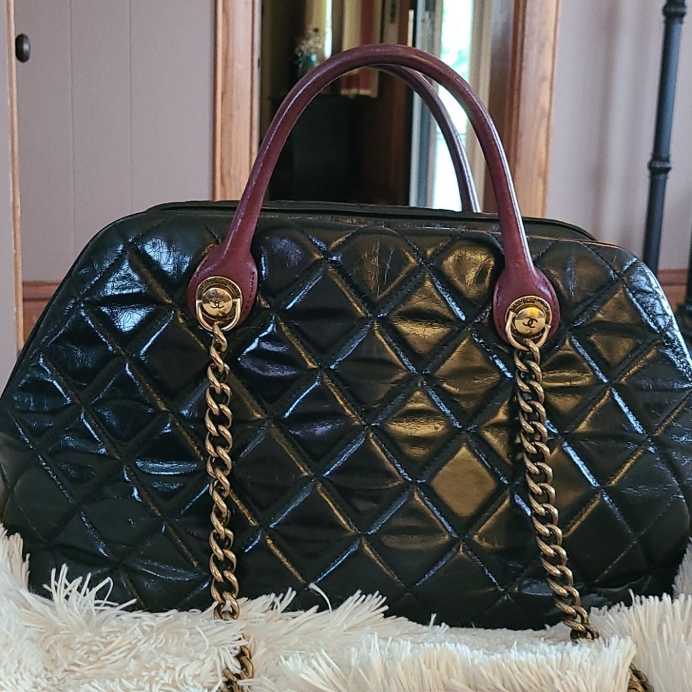 💋💖 Gorgeous! 💋💖 Chanel Castle Rock Bowler Satchel. Stunning! - Picture 4 of 12